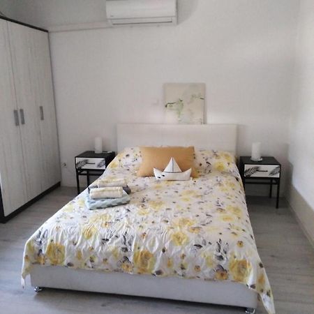 3D Studio Apartment Kastela Luaran gambar