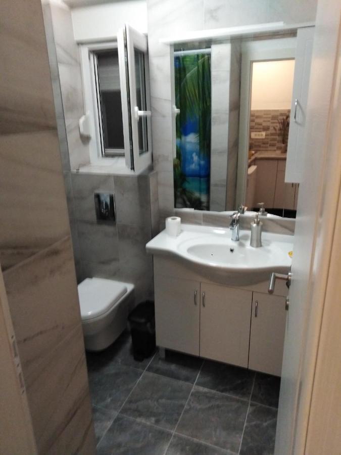3D Studio Apartment Kastela Luaran gambar