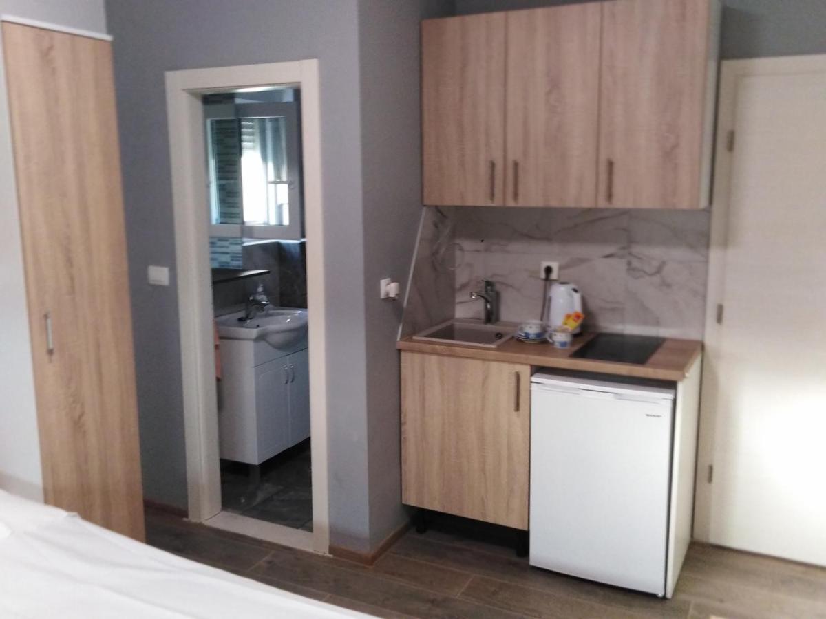 3D Studio Apartment Kastela Luaran gambar
