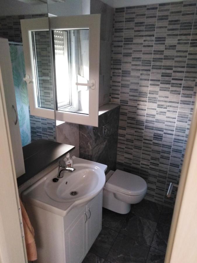 3D Studio Apartment Kastela Luaran gambar