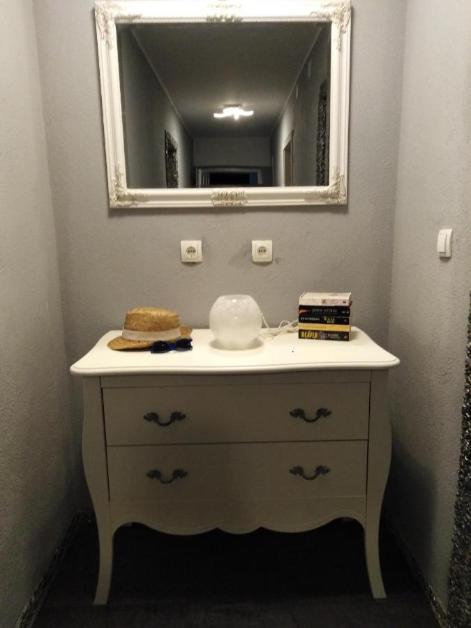 3D Studio Apartment Kastela Luaran gambar