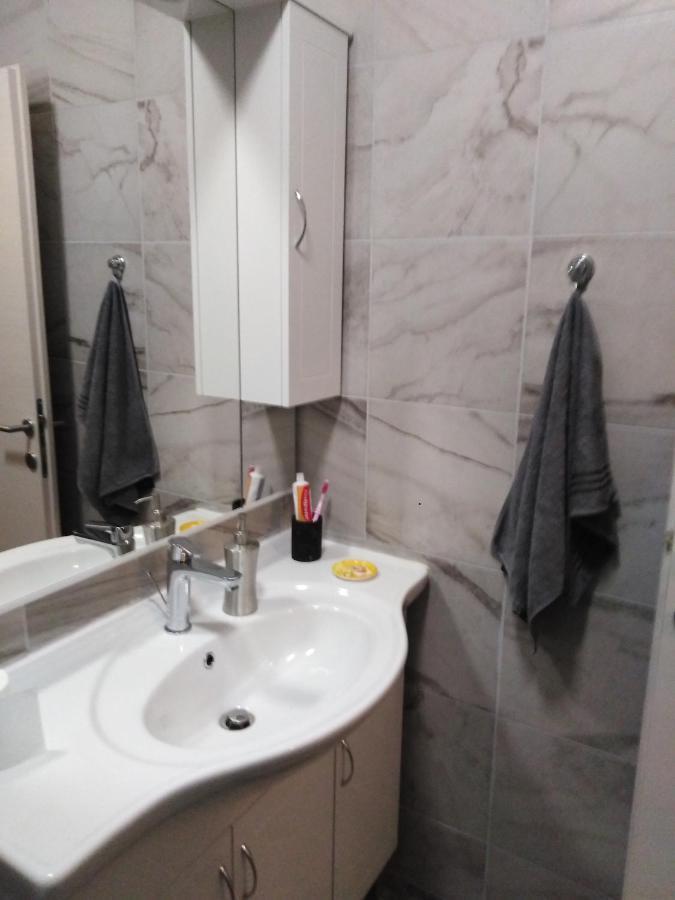 3D Studio Apartment Kastela Luaran gambar