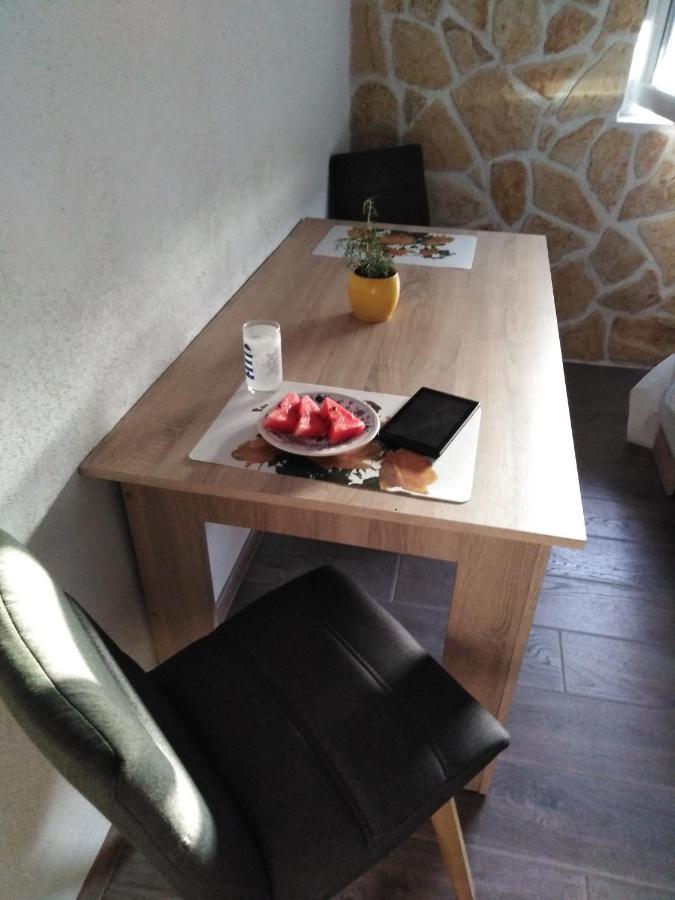 3D Studio Apartment Kastela Luaran gambar